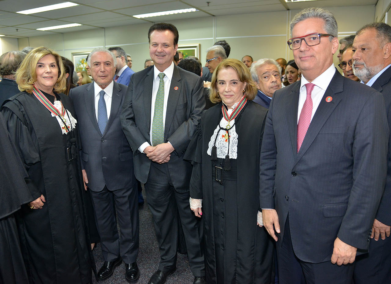 Corregedor Regional E Cinco Desembargadores Federais Tomam Posse No Trf